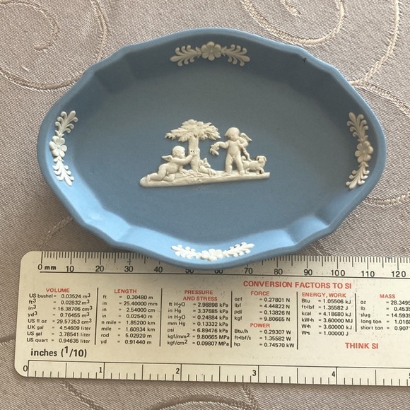 Wedgwood Jewelry Holder - Picture 4 of 5